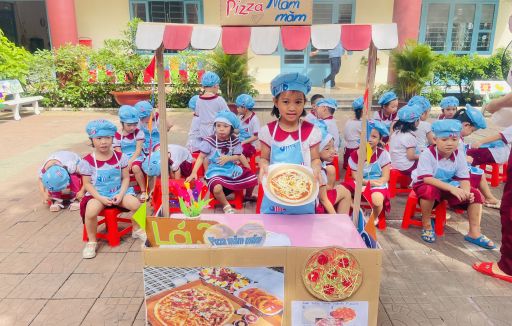 Hoạt động trải nghiệm Bé làm bánh Pizza năm 2023