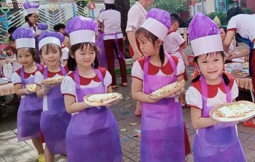 Hoạt động trải nghiệm Bé làm bánh Pizza năm 2023
