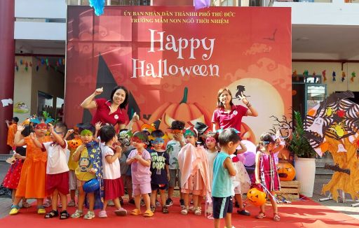Lễ hội Halloween của các bé trường MN Ngô Thời Nhiệm sáng nay