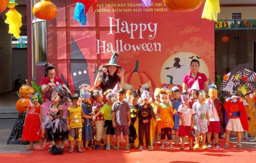 Lễ hội Halloween của các bé trường MN Ngô Thời Nhiệm sáng nay