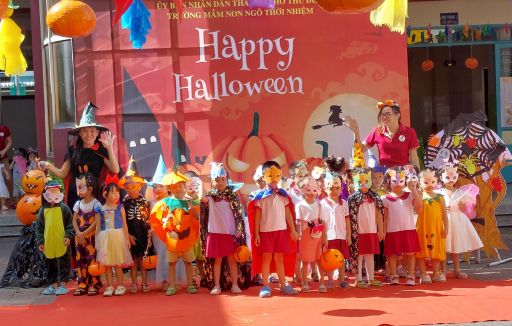 Lễ hội Halloween của các bé trường MN Ngô Thời Nhiệm sáng nay
