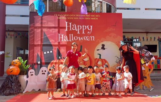 Lễ hội Halloween của các bé trường MN Ngô Thời Nhiệm sáng nay