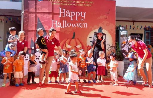 Lễ hội Halloween của các bé trường MN Ngô Thời Nhiệm sáng nay