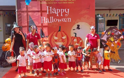Lễ hội Halloween của các bé trường MN Ngô Thời Nhiệm sáng nay