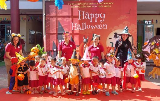 Lễ hội Halloween của các bé trường MN Ngô Thời Nhiệm sáng nay
