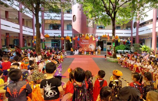 Lễ hội Halloween của các bé trường MN Ngô Thời Nhiệm sáng nay