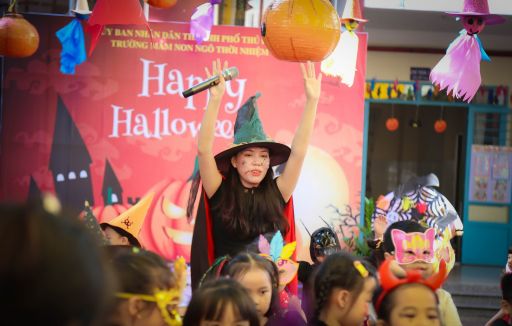 Lễ hội Halloween của các bé trường MN Ngô Thời Nhiệm sáng nay