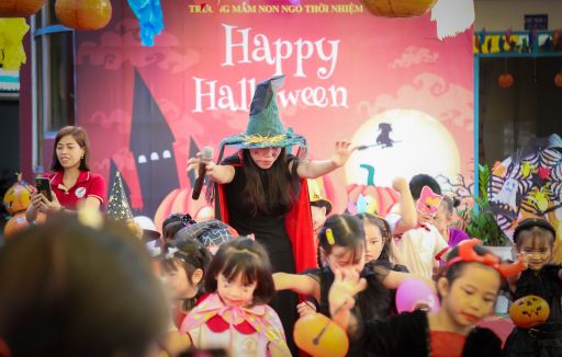 Lễ hội Halloween của các bé trường MN Ngô Thời Nhiệm sáng nay