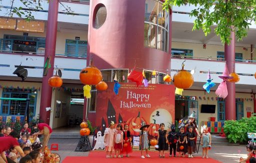 Lễ hội Halloween của các bé trường MN Ngô Thời Nhiệm sáng nay