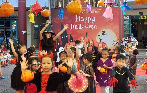 Lễ hội Halloween của các bé trường MN Ngô Thời Nhiệm sáng nay
