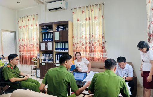 Phòng Cảnh sát PCCC, công an TP Thủ Đức về kiểm tra công tác PCCC của trường năm học 2023 - 2024