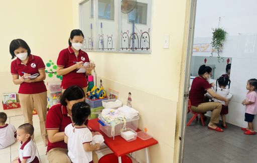 Dự giờ trao đổi kinh nghiệm về việc tổ chức giờ ăn cho trẻ ngày 15/11/2023