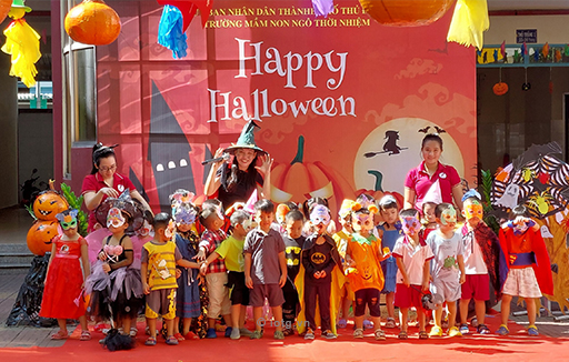Lễ hội Halloween của các bé trường MN Ngô Thời Nhiệm sáng nay